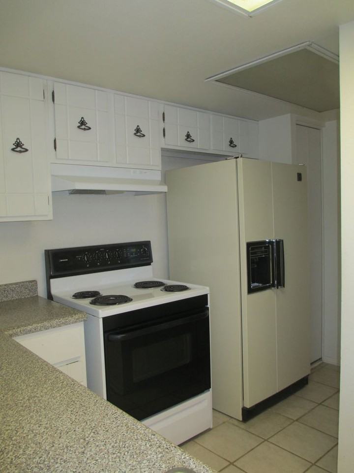 12420 E Kansas Pl - Photo 3 of 7