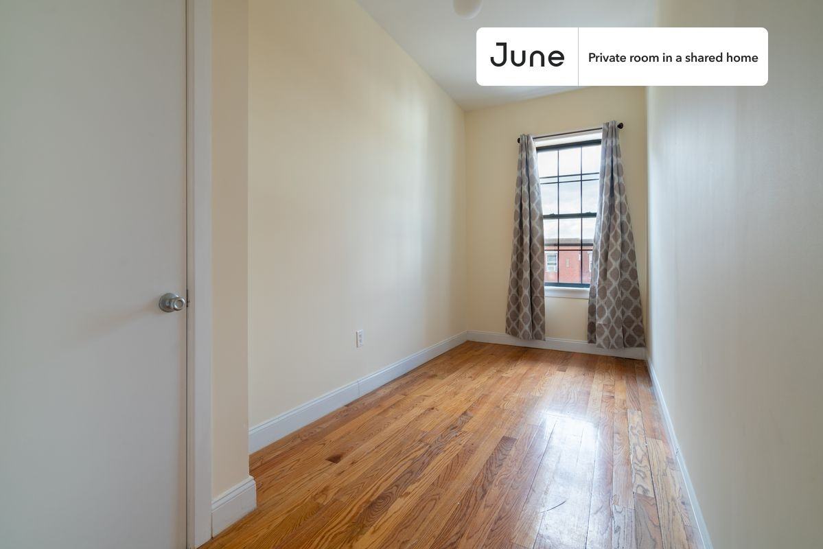 148 Grove St #A - Photo 5 of 18