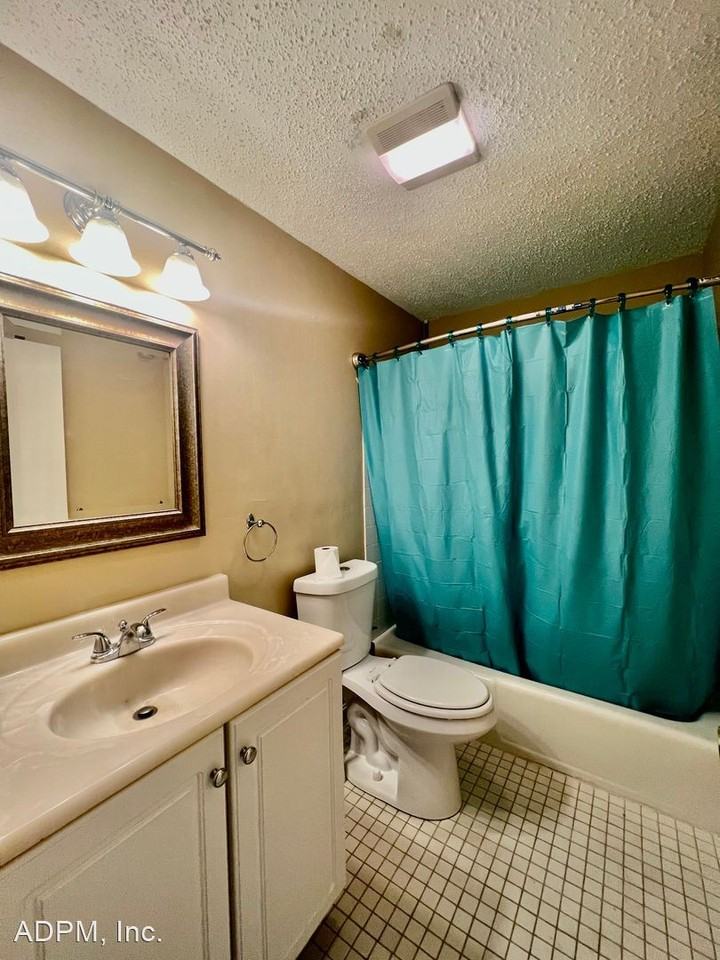 7 Birchwood Pt #301 - Photo 3 of 10