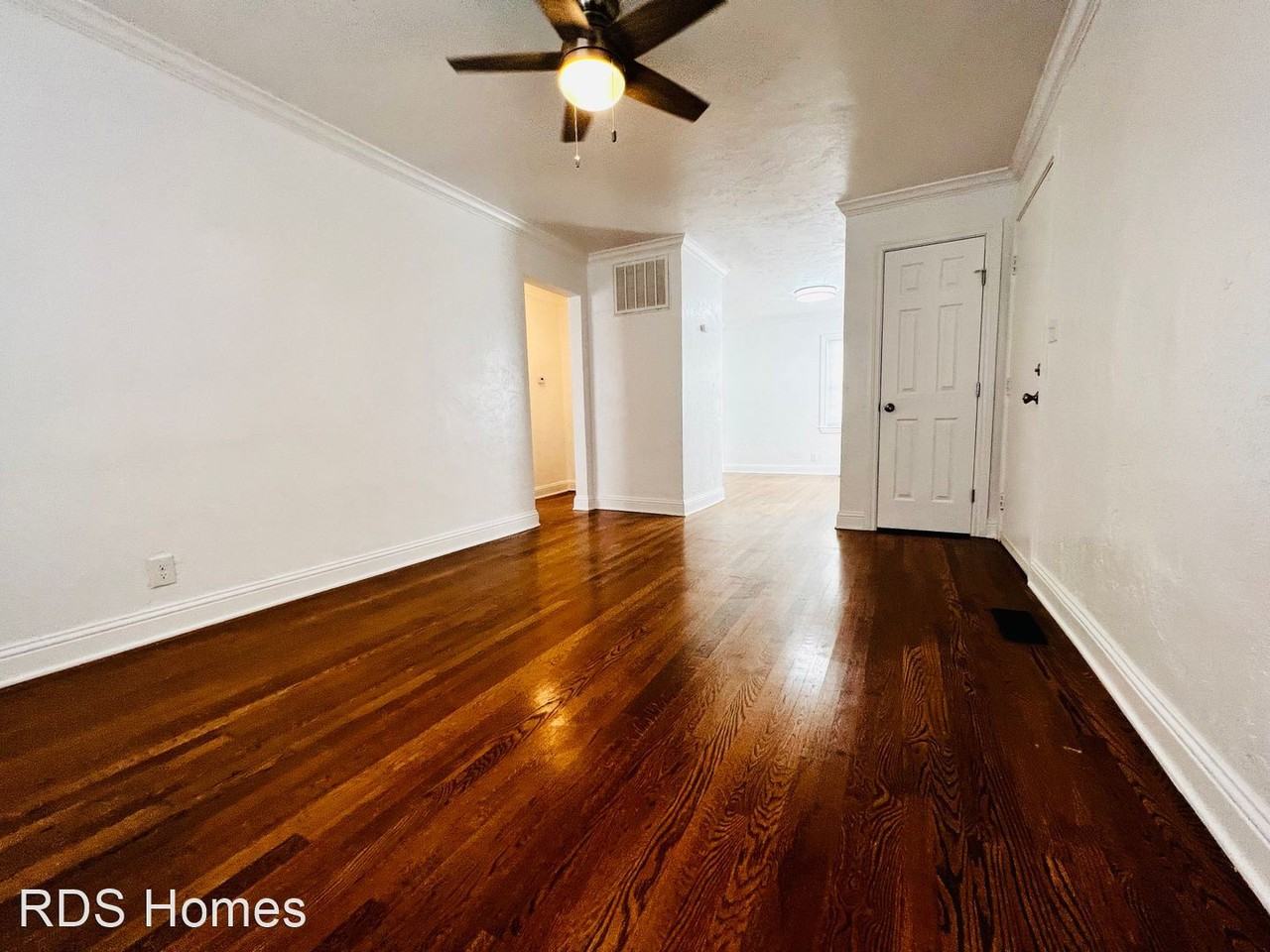 3727 N Lee Ave - Photo 2 of 9