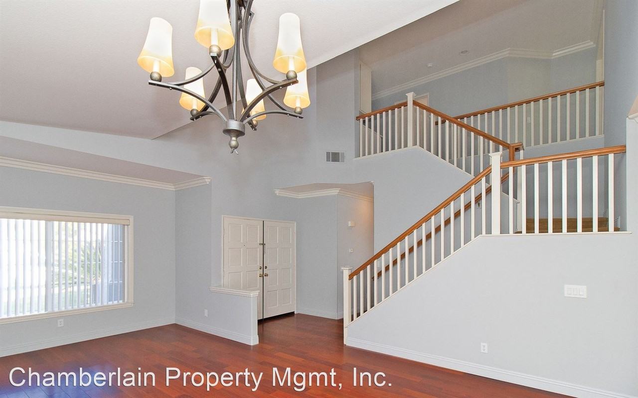 1651 Shire Ave - Photo 2 of 32