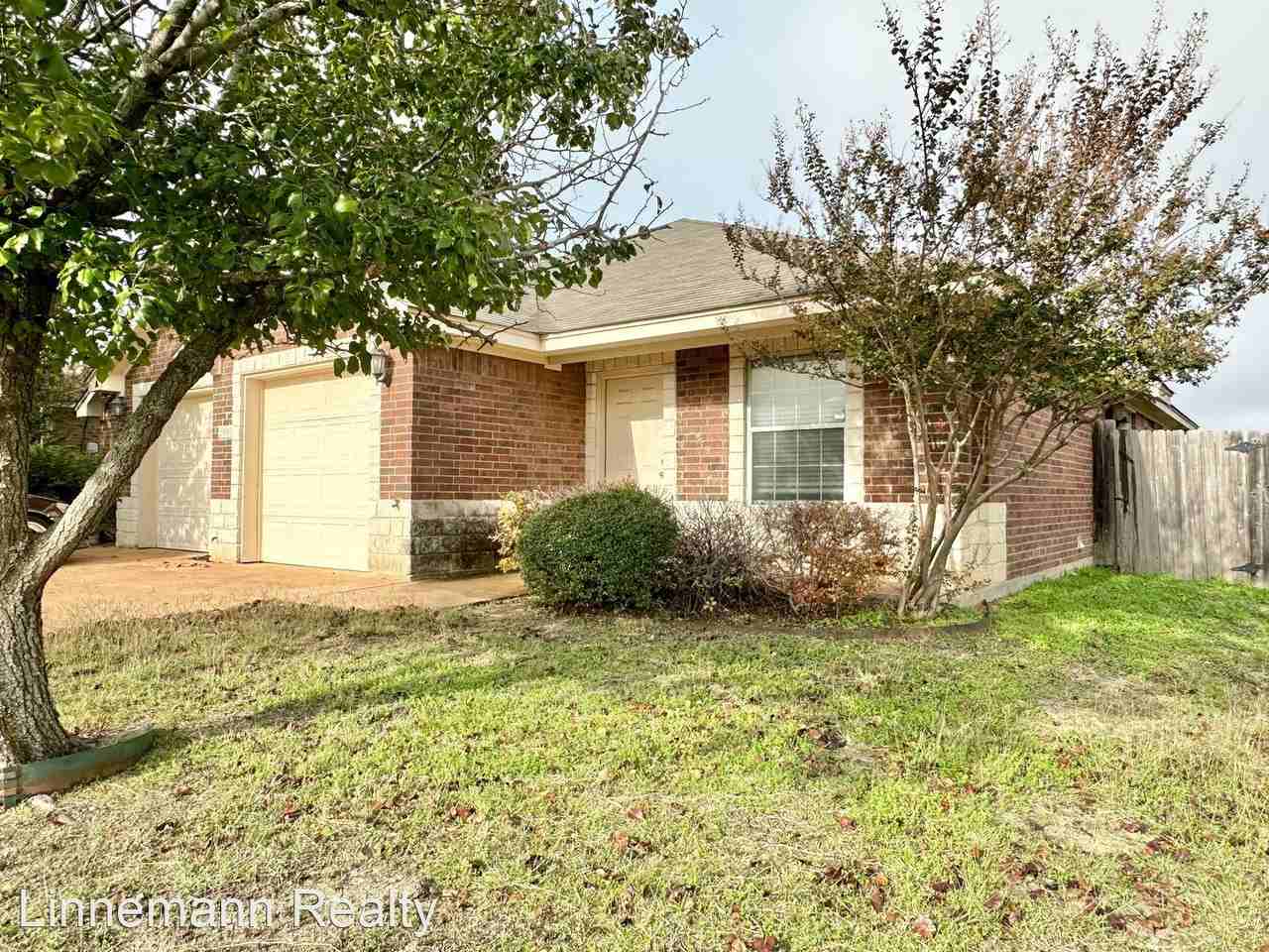 2005 Charleston Court - Photo 2 of 24