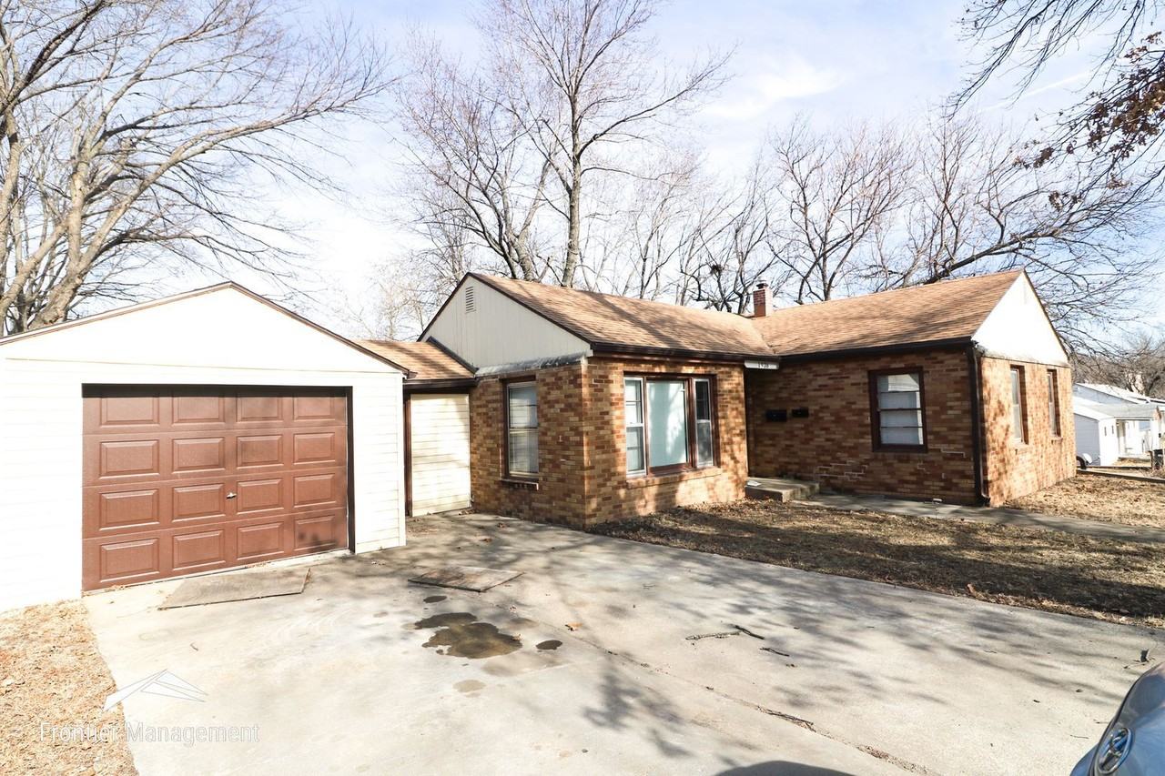 1936 Hunting Avenue - Photo 3 of 19