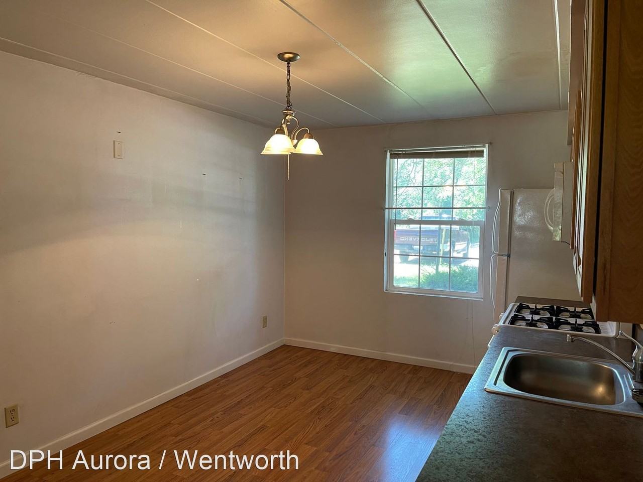 99 Pool Dr - Photo 2 of 14