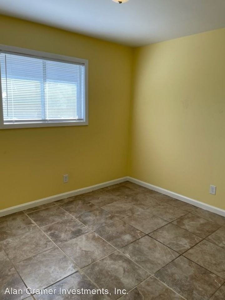 3921 Bristol Dr - Photo 2 of 8