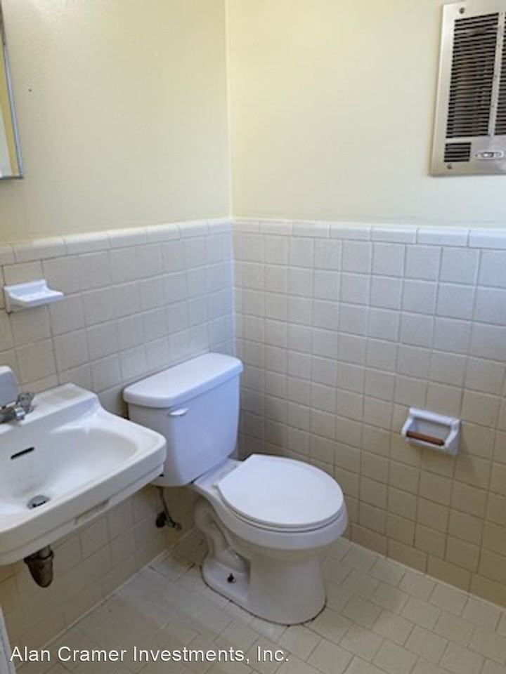 3921 Bristol Dr - Photo 3 of 8
