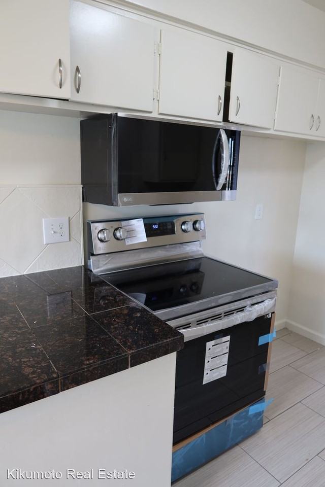 2412 36th Ave - Photo 2 of 17