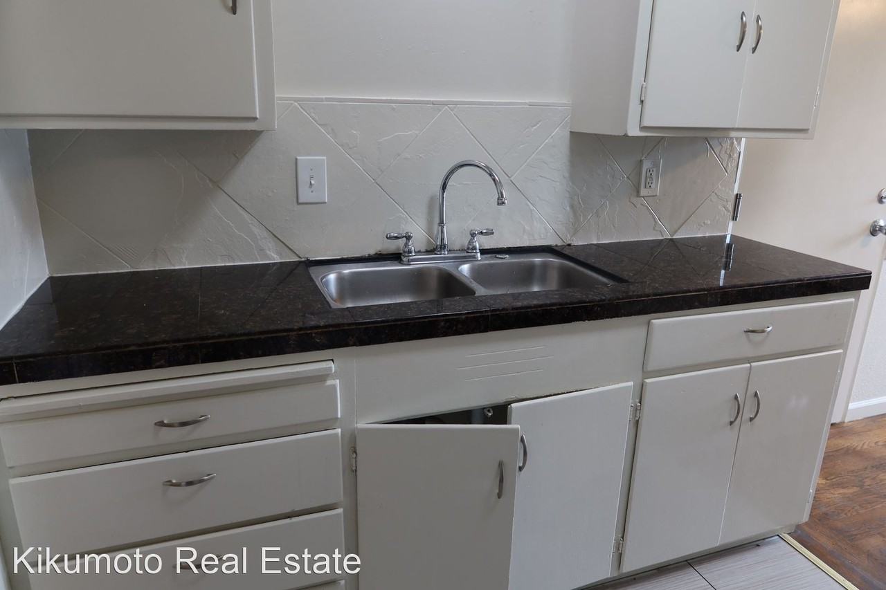 2412 36th Ave - Photo 3 of 17