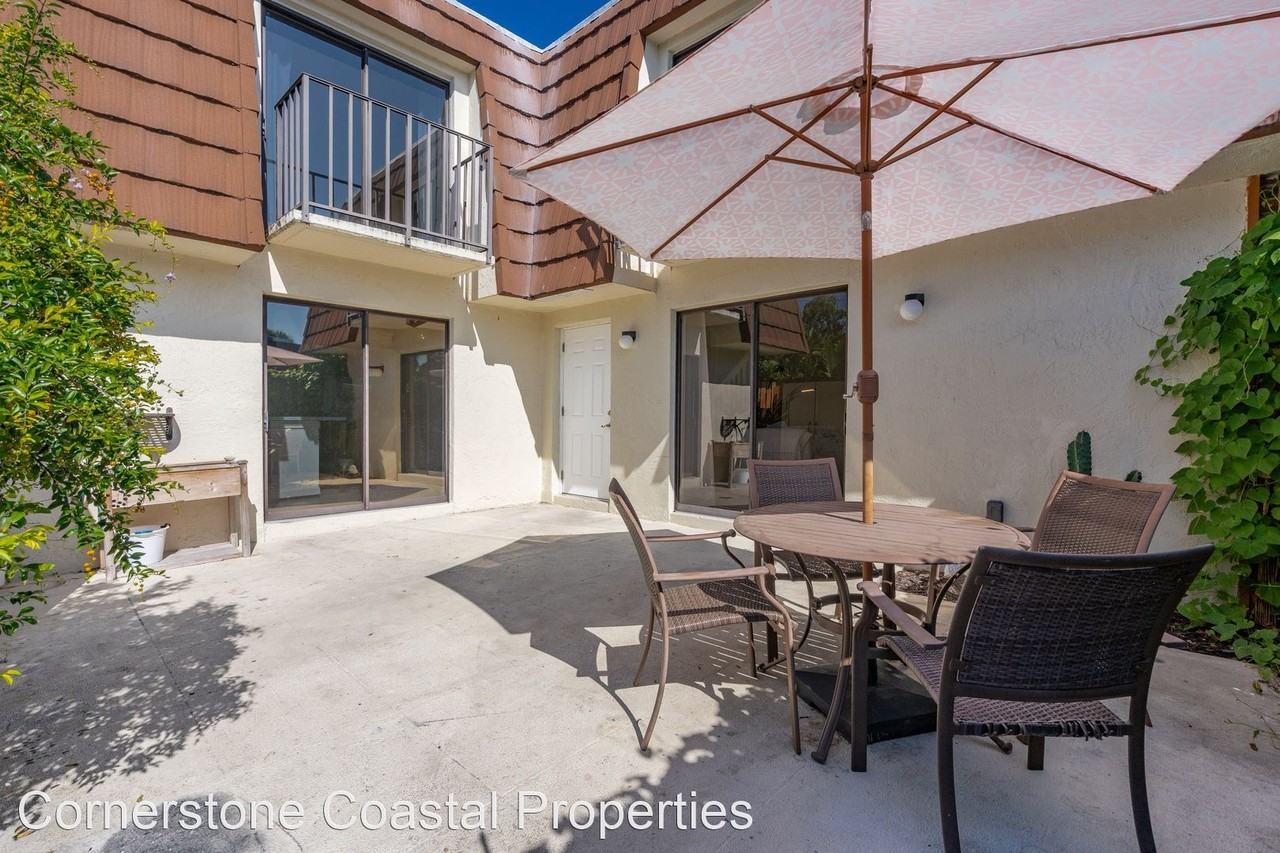 1454 Park Shore Cir #2 - Photo 2 of 34