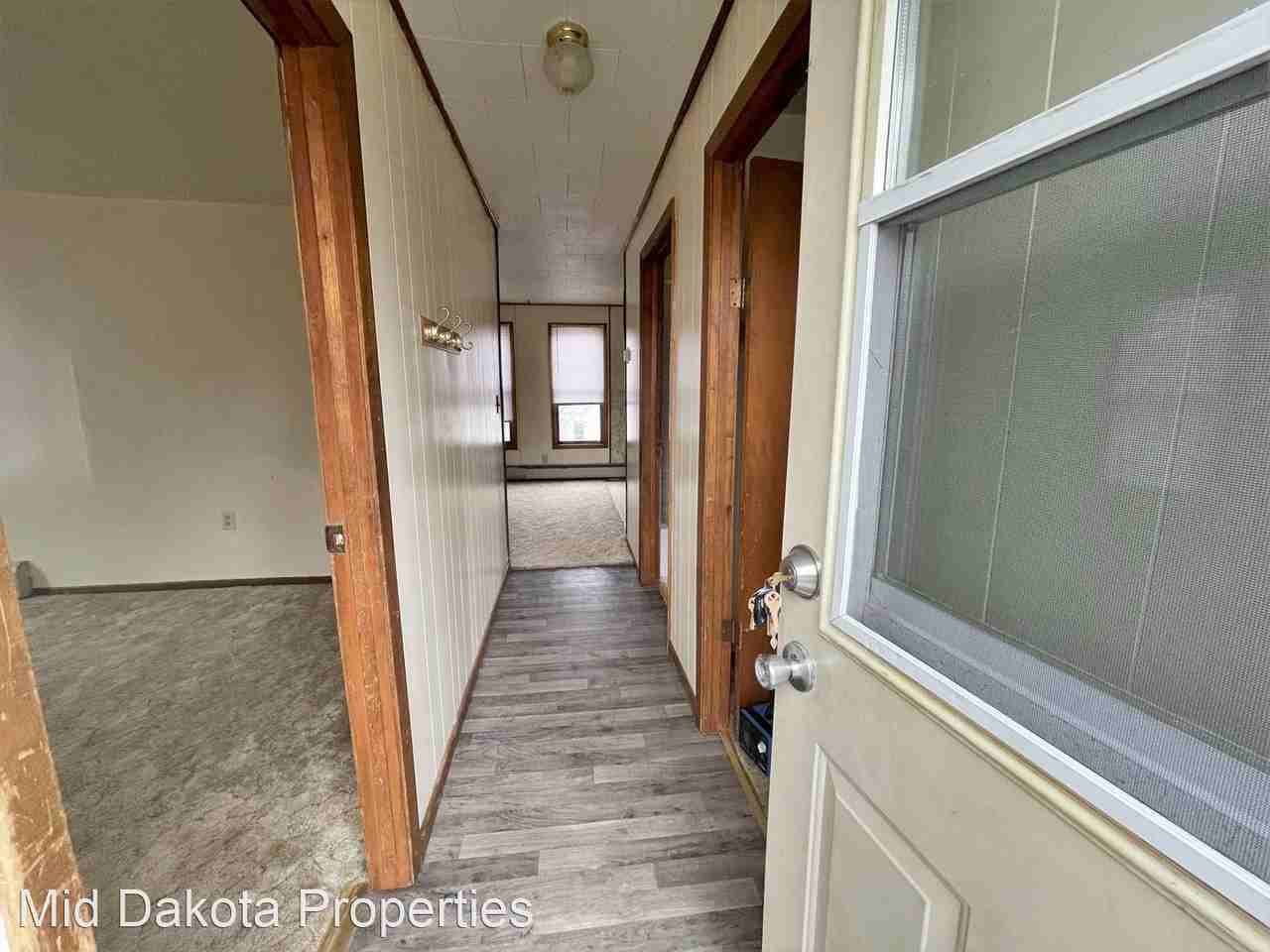 701 S Duff - Photo 2 of 11