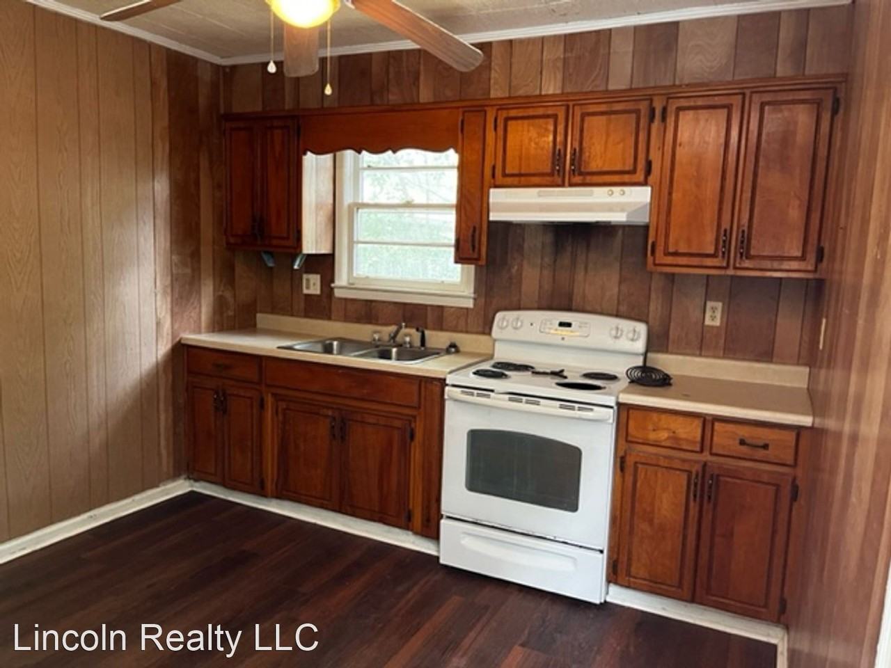 1803 Iola Drive - Photo 2 of 9