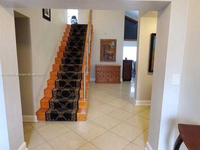 12910 Sw 117th St - Photo 2 of 8