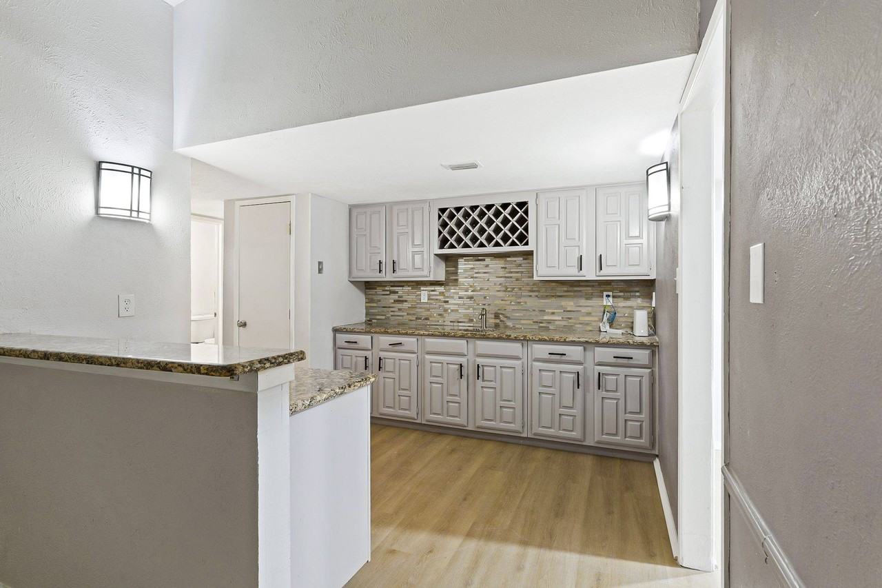 Horizon Pl - Photo 7 of 9