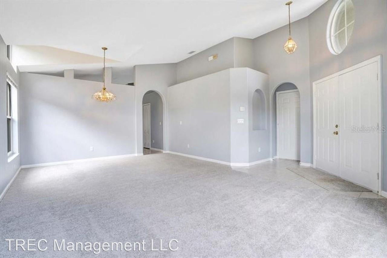 2753 Wilshire Rd - Photo 3 of 14