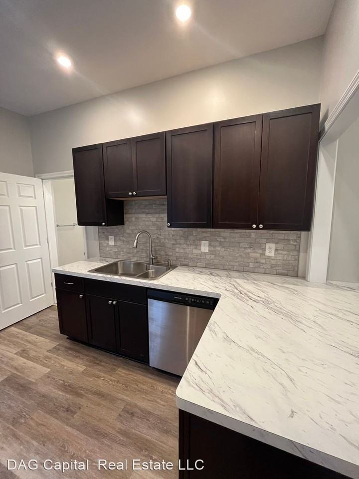 1304 Michigan Ave. - Photo 3 of 12