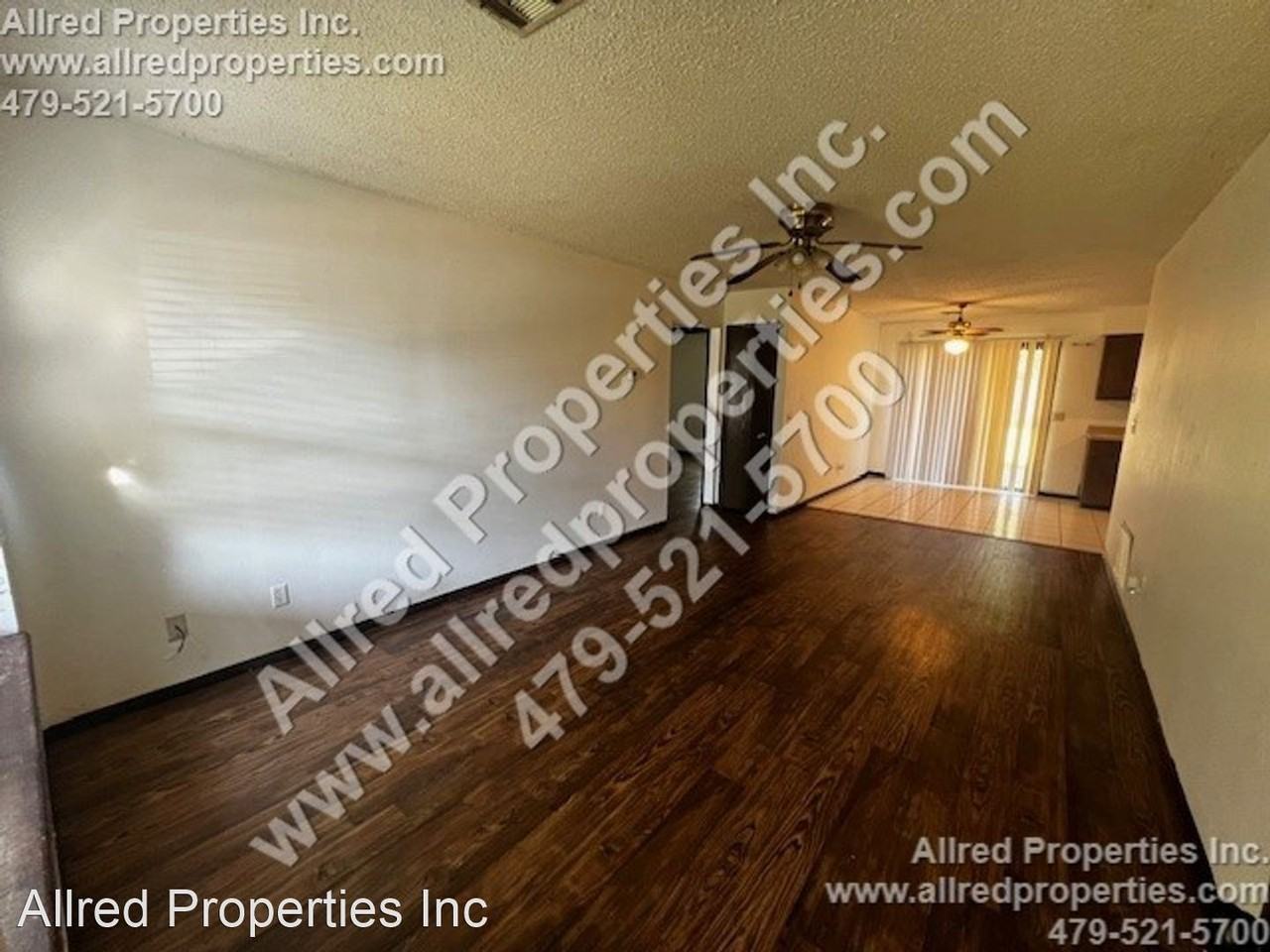 805-807 Turtle Creek Dr - Photo 2 of 9