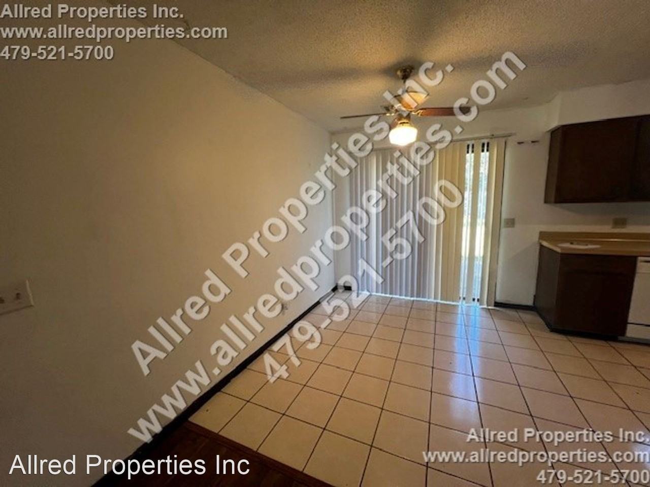 805-807 Turtle Creek Dr - Photo 3 of 9