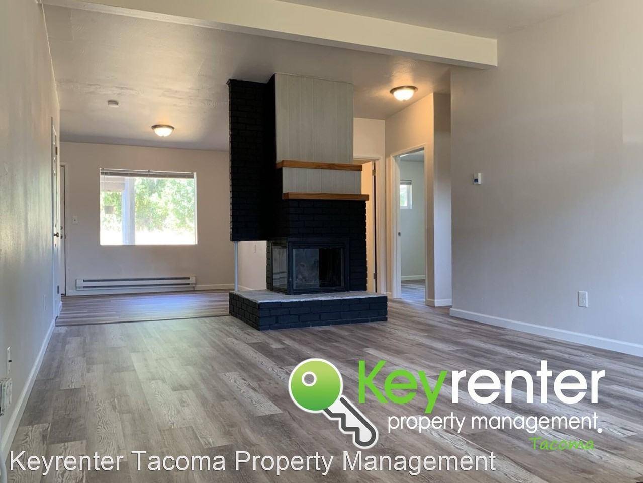 1713 S 43rd St - Photo 3 of 22