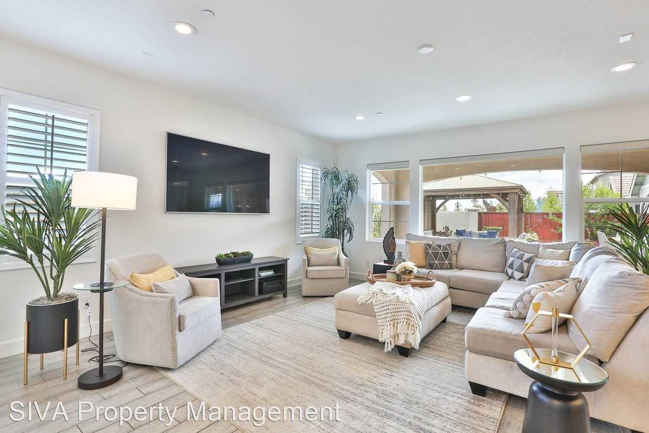 1301 Morning Star Dr - Photo 3 of 10