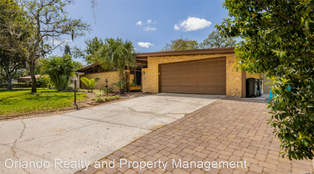 1483 Glastonberry Rd - Photo 2 of 25