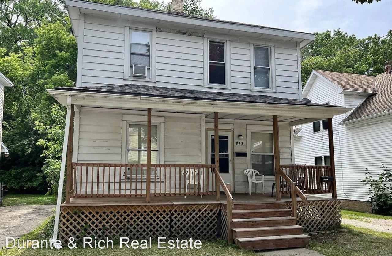 413 Park View Dr Lowr, Racine, WI 53404 2 Bedroom House for 950/month