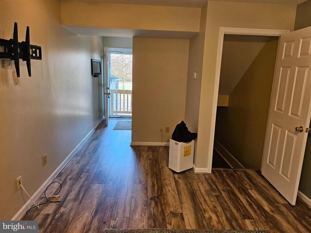 2486 Greenview Cmns - Photo 3 of 16