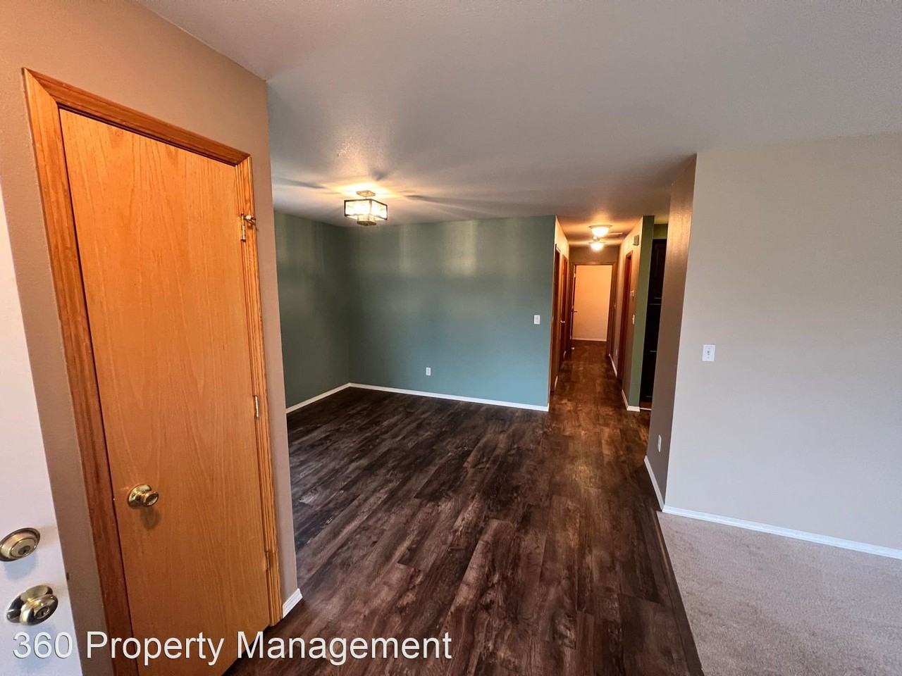 998 Sw Upland Ct - Photo 2 of 19