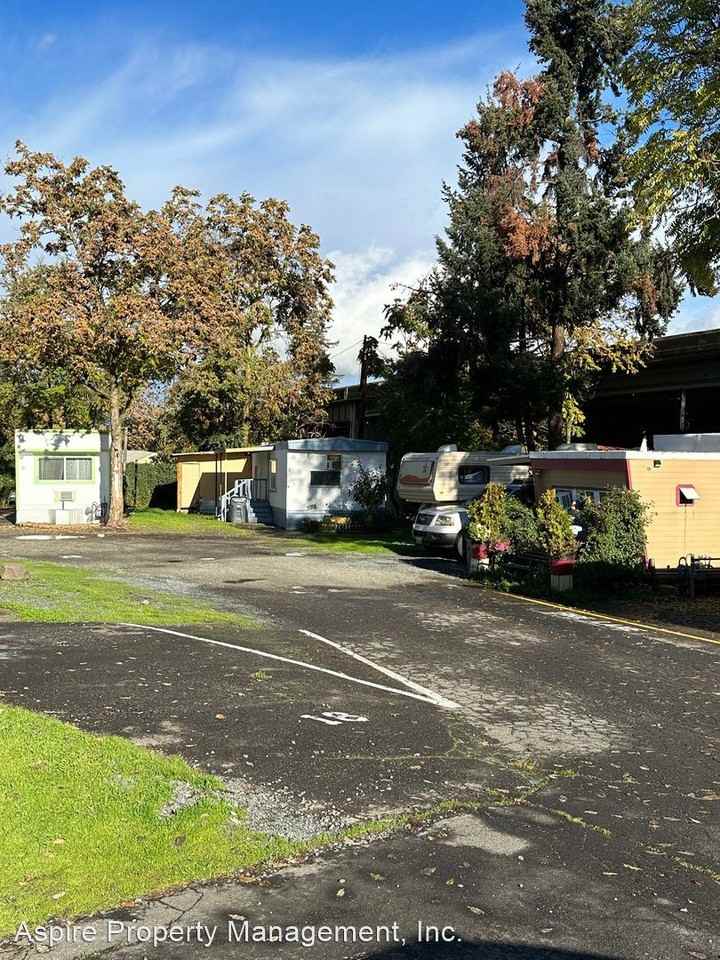 401 E. 12th Street - Photo 2 of 3