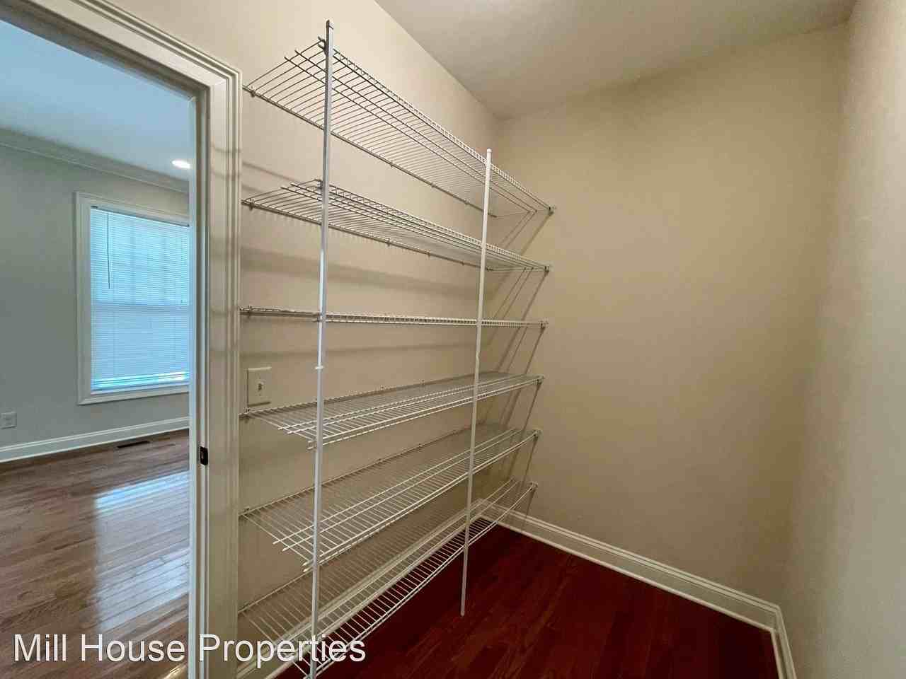 204 Tuckers Pond Dr - Photo 3 of 43