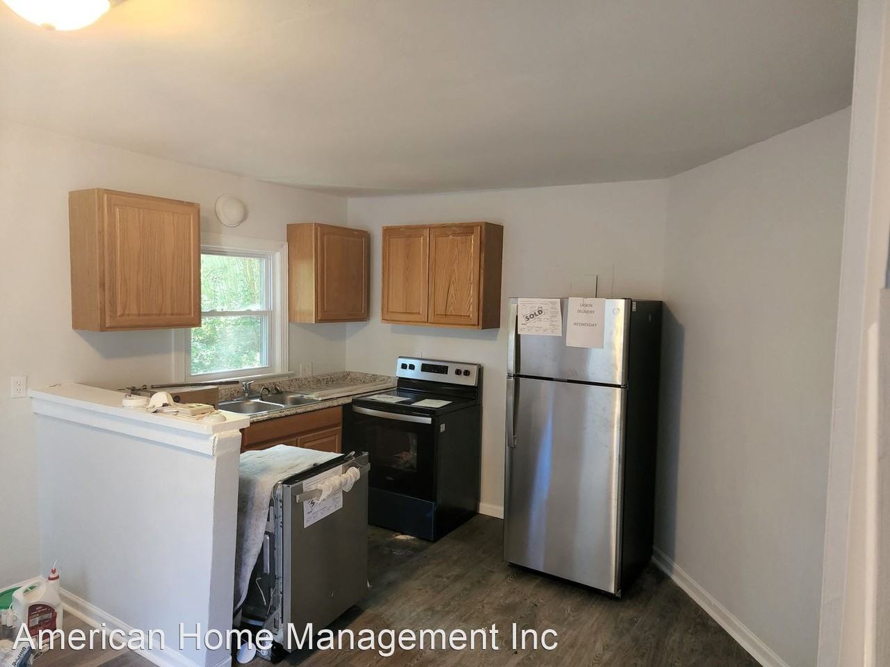 2bd 1bth remodeled - Photo 2 of 4