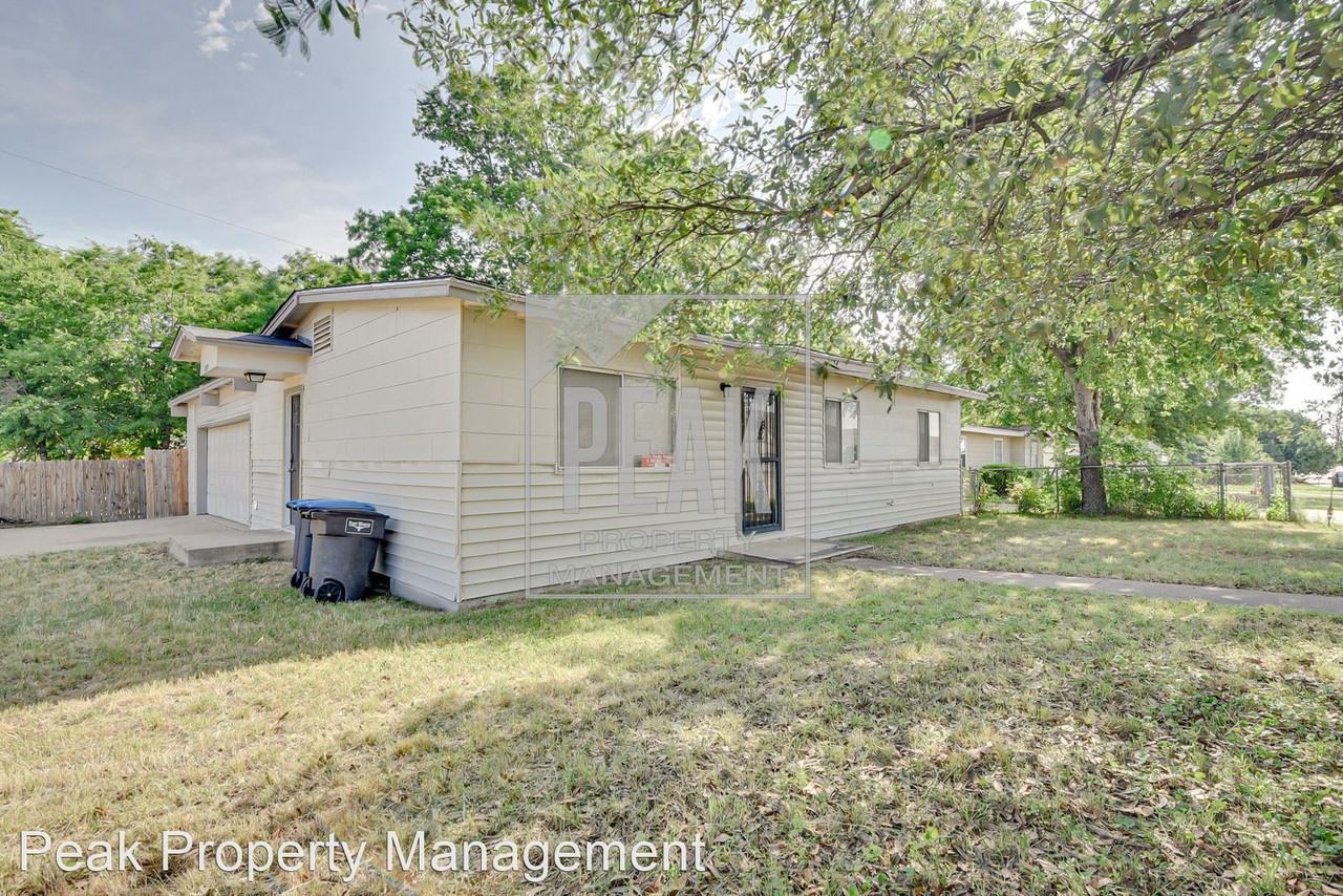 1524 California Pkwy N - Photo 2 of 24