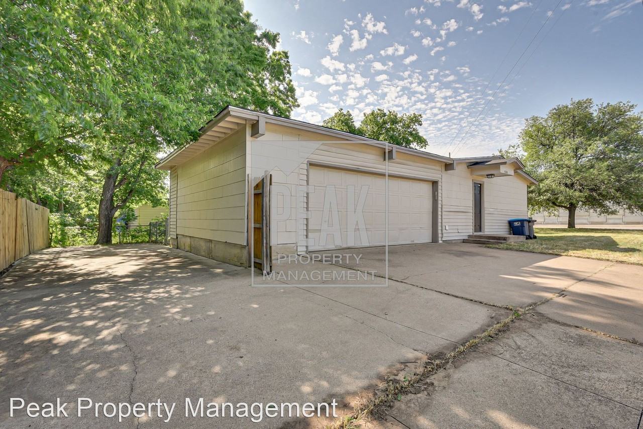 1524 California Pkwy N - Photo 3 of 24