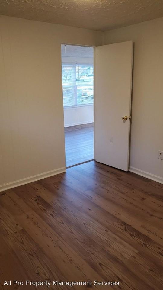 722 East Ellis Street - Photo 3 of 6