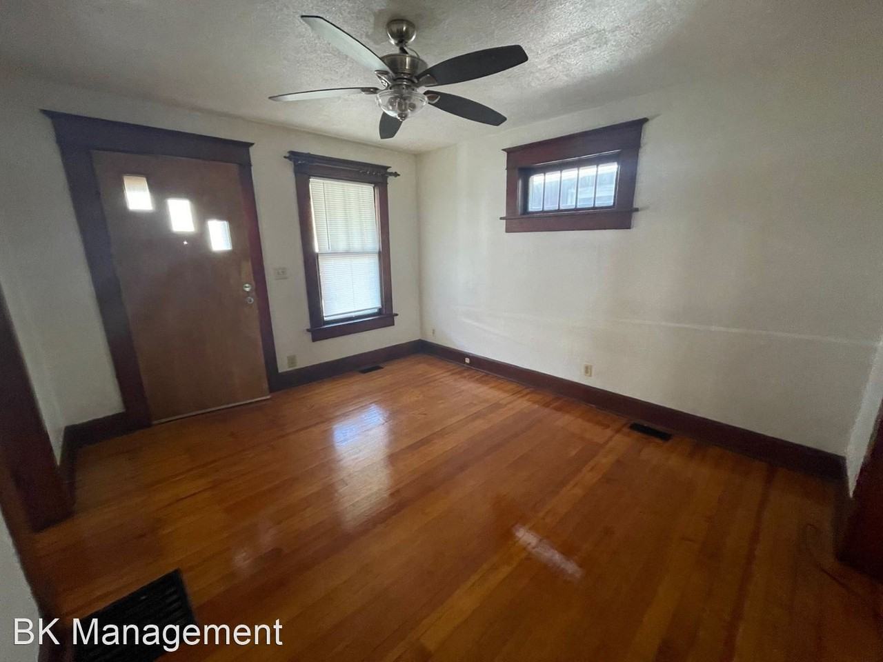 1723 Meharry St - Photo 3 of 15