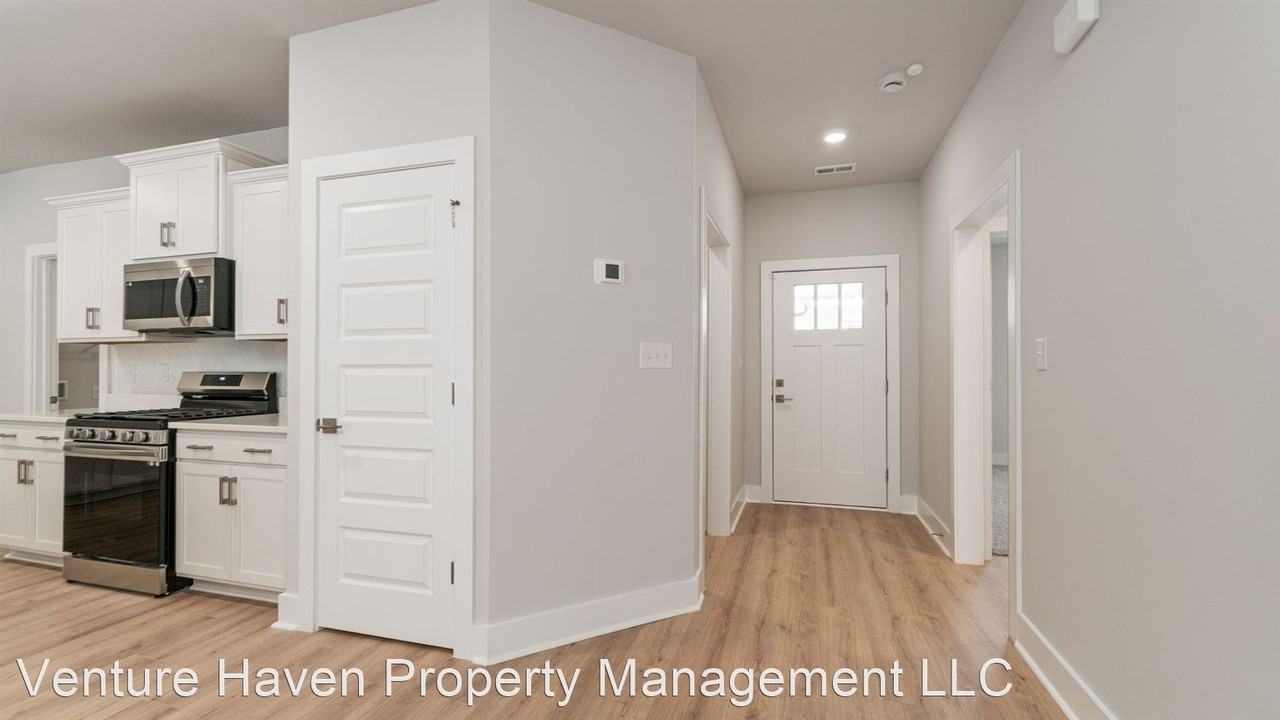 464 Raleigh Elm Dr Sw - Photo 2 of 15