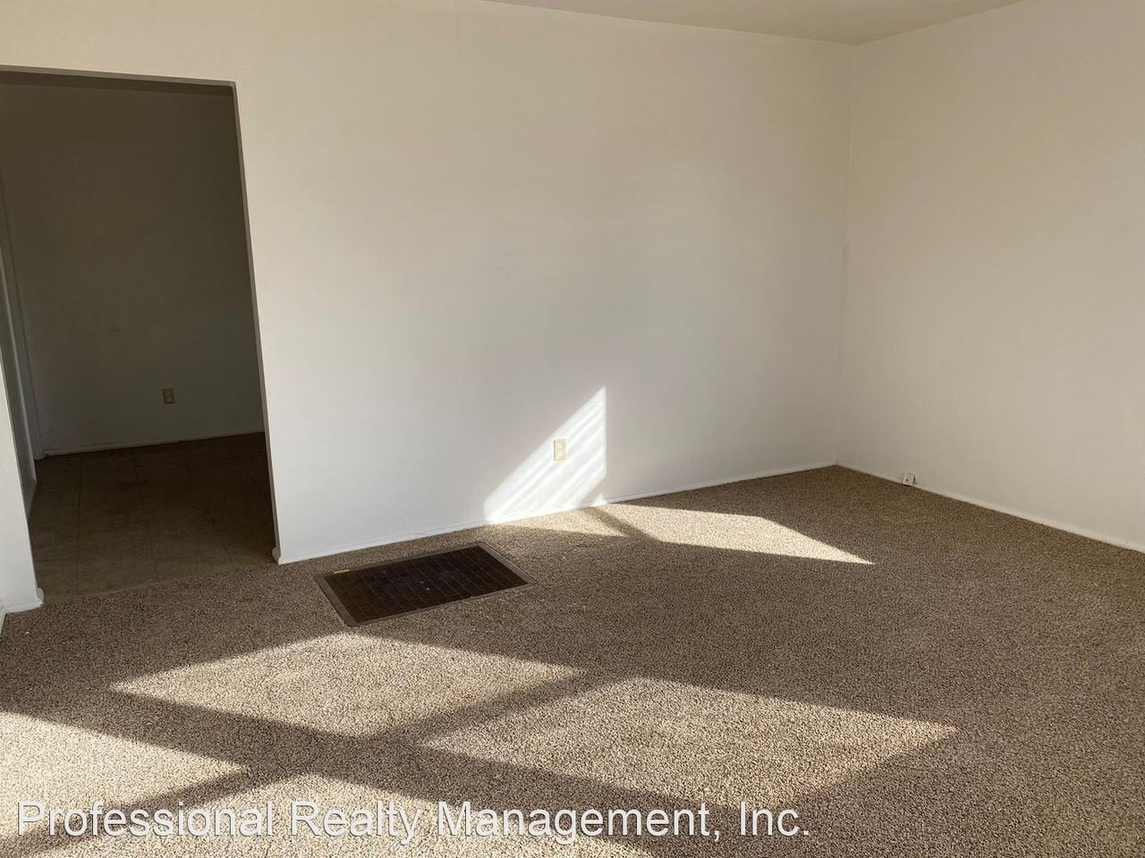 404 - 410 1/2  LINCOLN AVE. - Photo 2 of 7