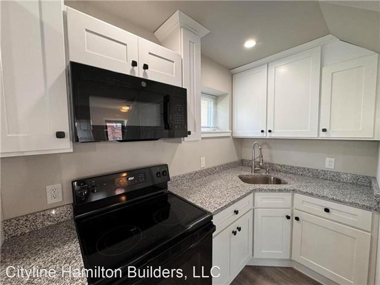 711 N Godfrey St - Photo 2 of 9