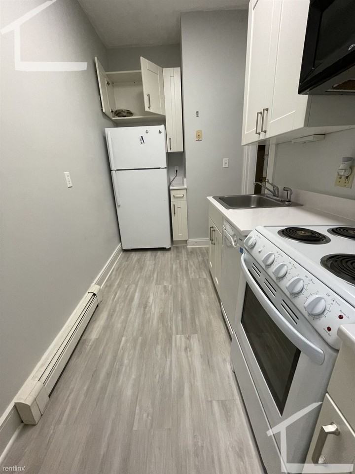 1675 Commonwealth Ave - Photo 2 of 9