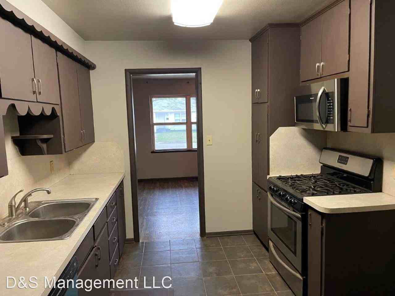 3032 Nw 31st St - Photo 2 of 10