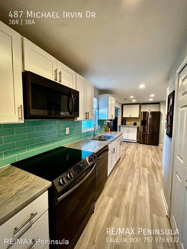 487 Michael Irvin Dr - Photo 2 of 22