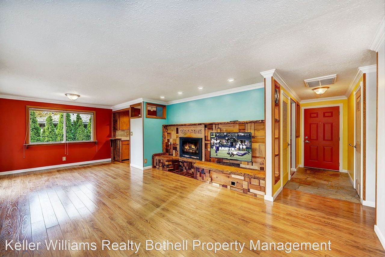 6706 232nd St Sw - Photo 3 of 18