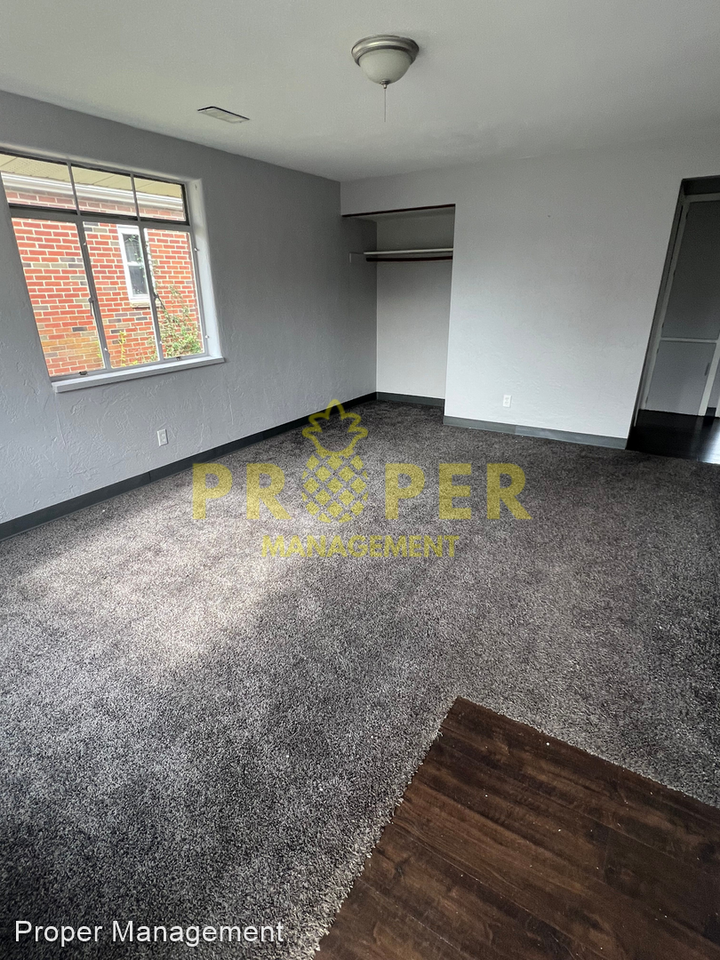 1421 Tampa Ave - Photo 2 of 8