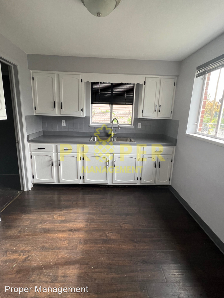 1421 Tampa Ave - Photo 3 of 8