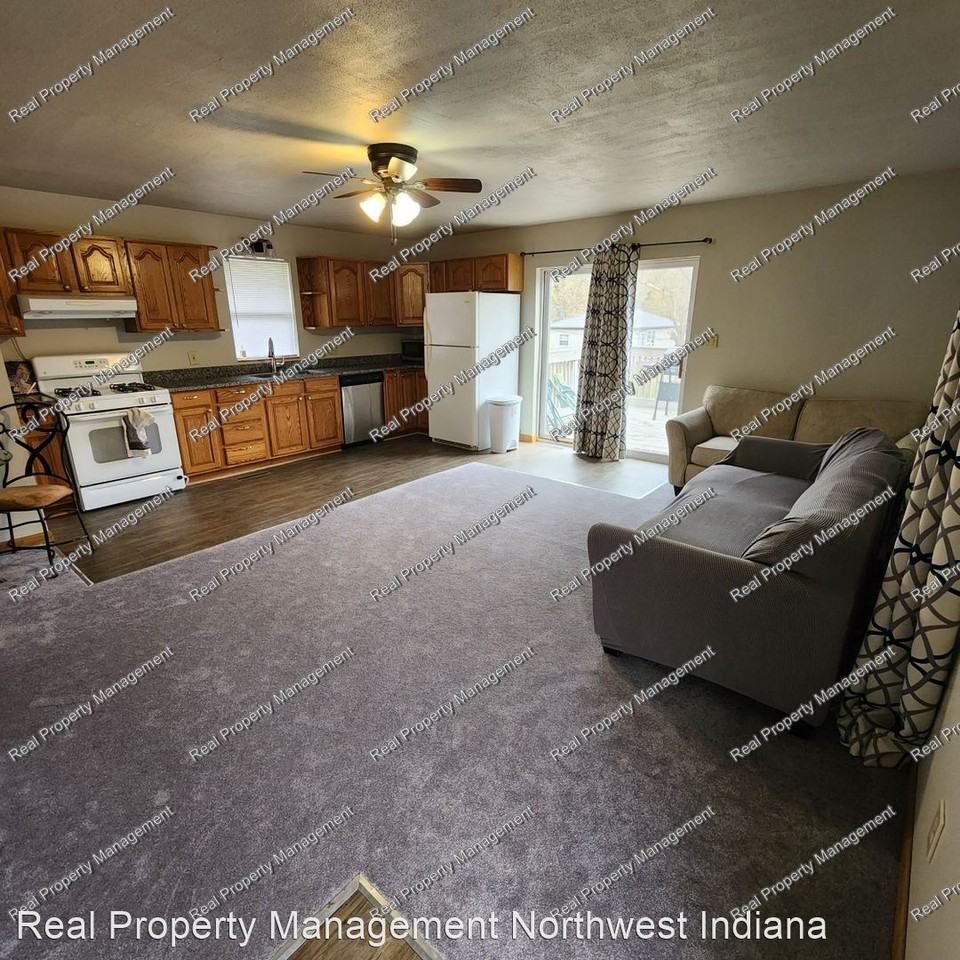 13021 Edison St - Photo 2 of 8