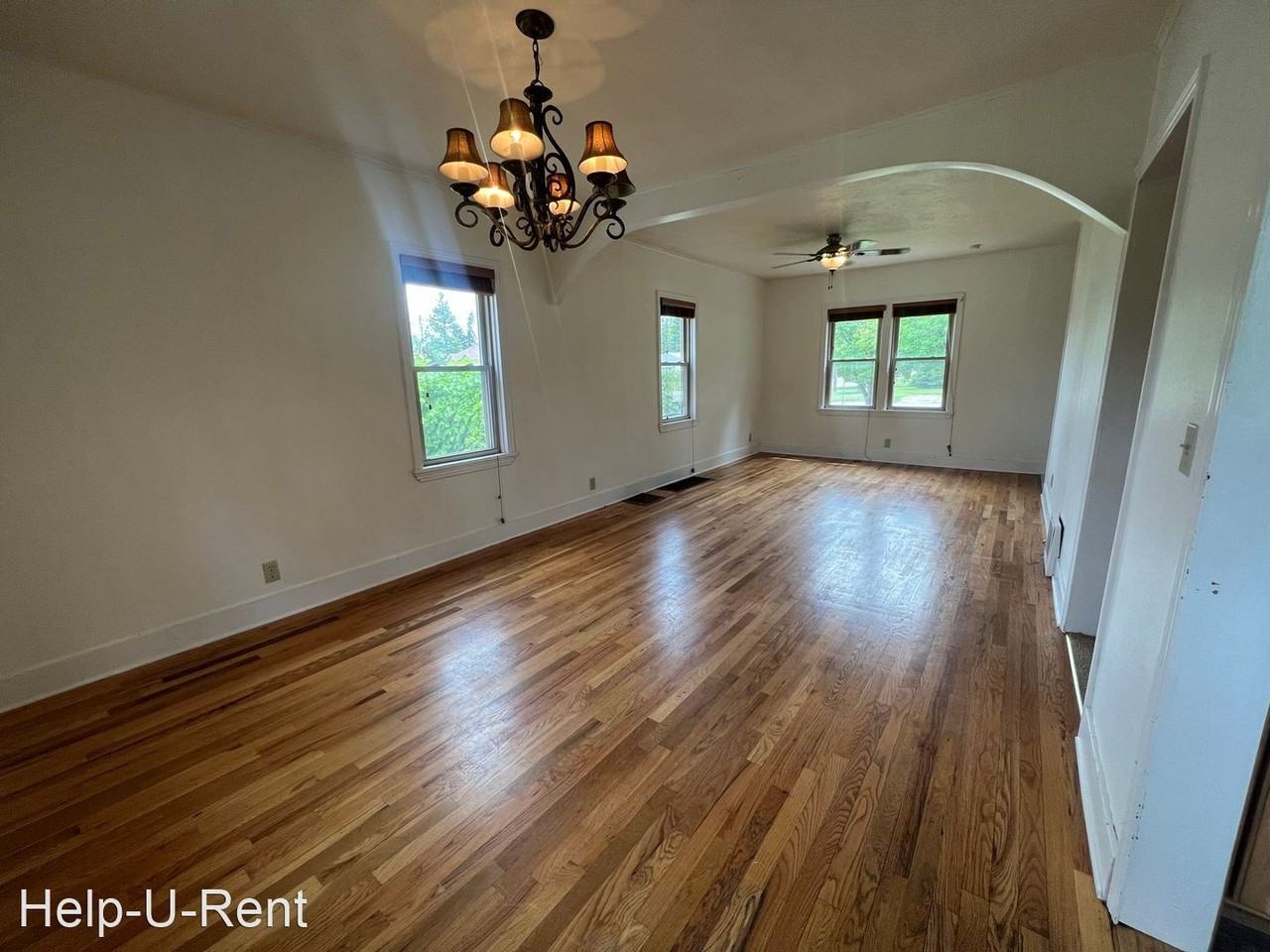 1443 N Canyon St - Photo 3 of 16