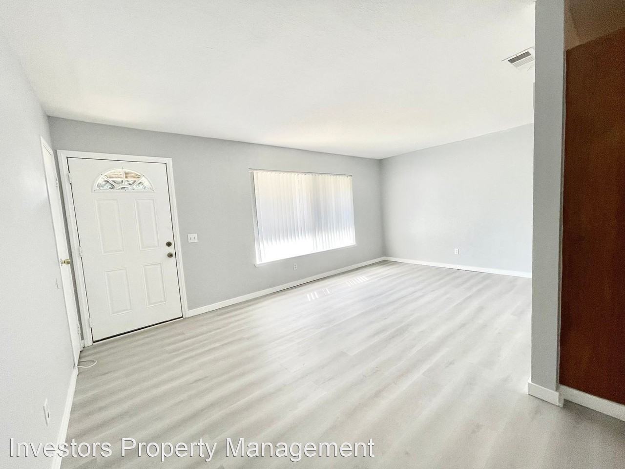 4284 Donald Ave - Photo 2 of 32