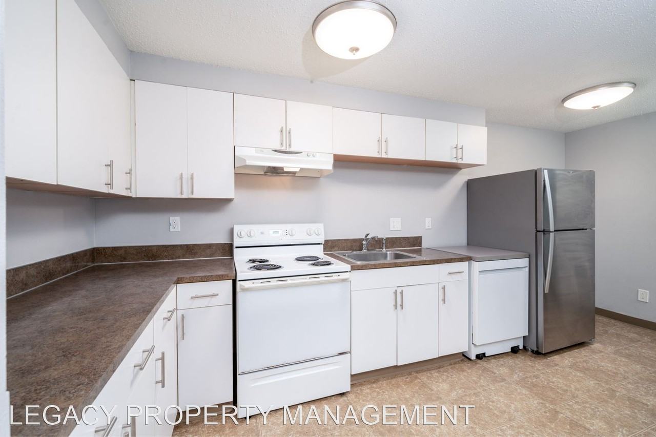 8630 SW Barbur Blvd - Photo 2 of 15