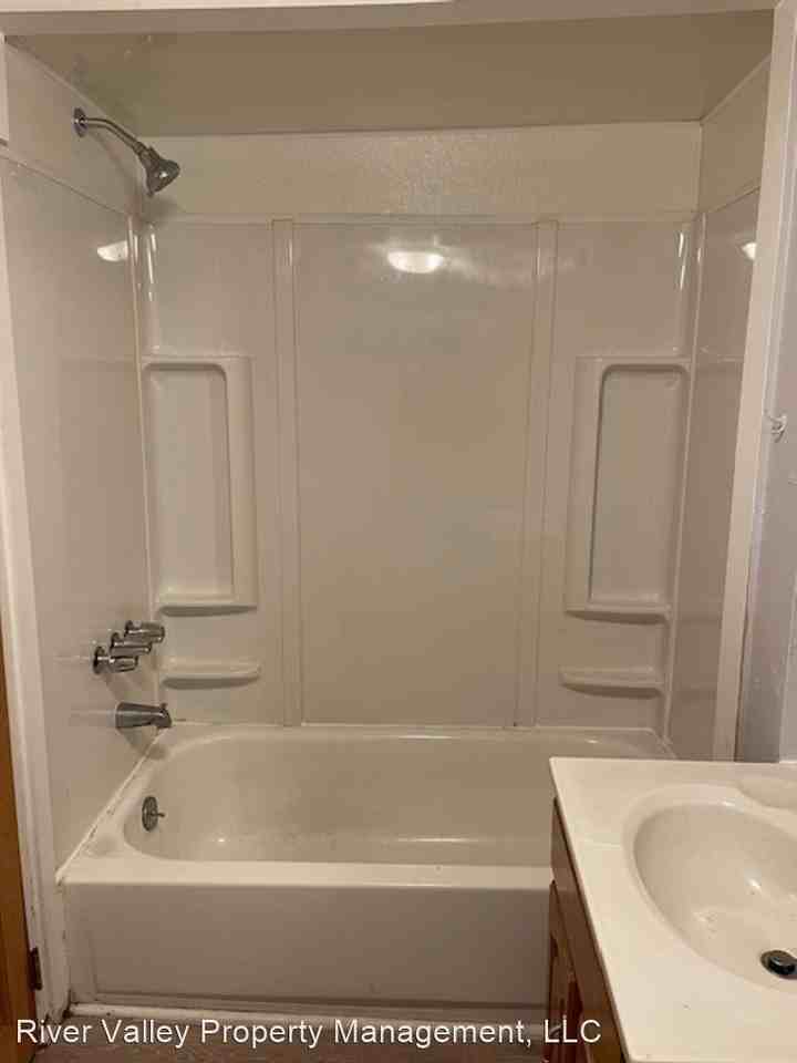 4 Tutherly Avenue NH - Photo 2 of 11