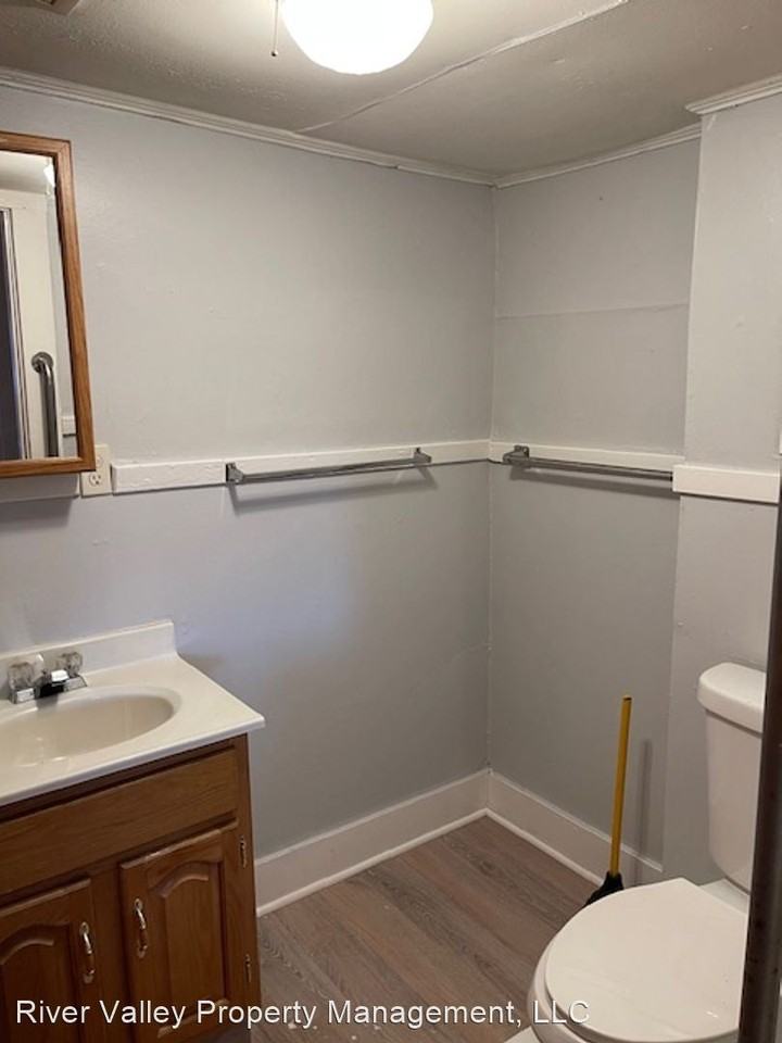 4 Tutherly Avenue NH - Photo 3 of 11