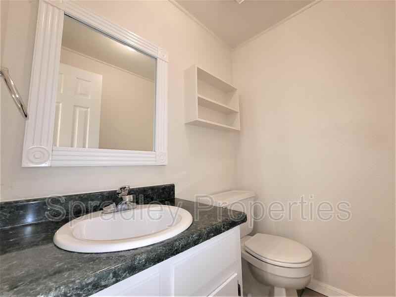 1027 N Wall St - Photo 4 of 7
